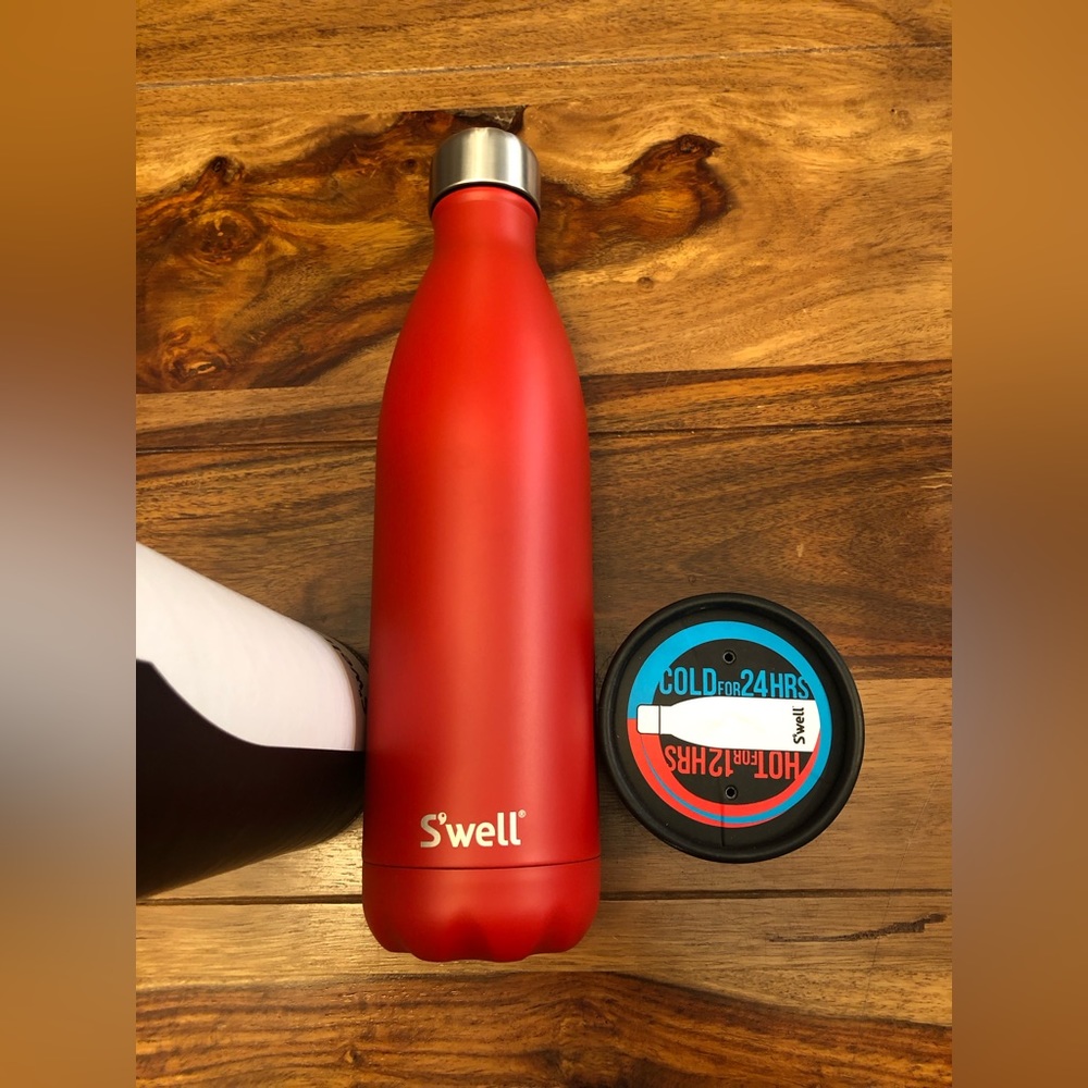 S'WELL BOTTLE SATIN COLLECTION "SCARLET" 25 OZ (RARE DISCONTINUED COLOR) NWT